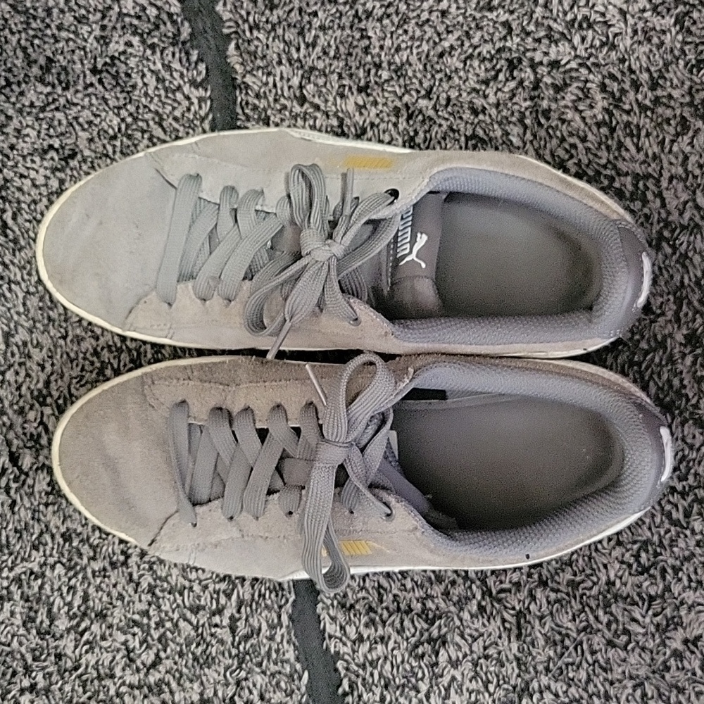 Grey Puma sneakers | women's 7
